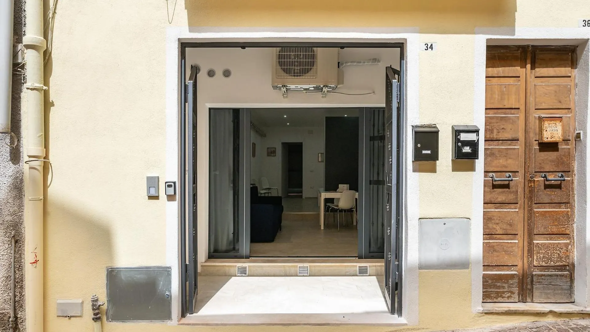 Crystal Apartment Cagliari Italy